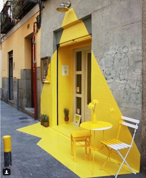 GelbesLichtfuerVeganRestaurant_Spain